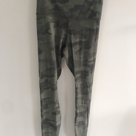 Cupcakes and cashmere top size small - Picture 3 of 5